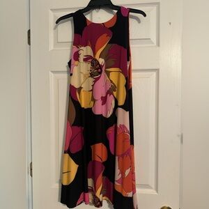 Super cute, floral baby doll dress!